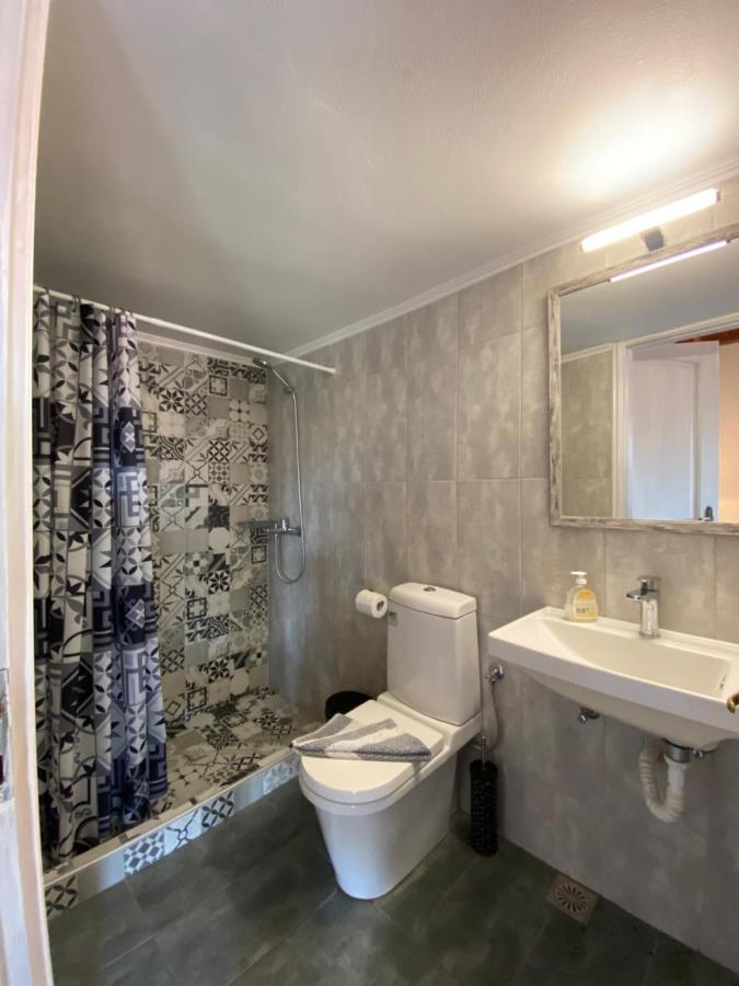 Roxani Studios-Apartments Petra  Exteriör bild