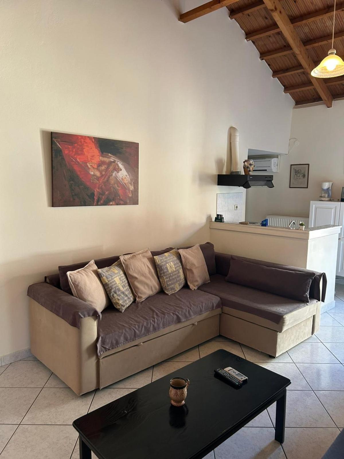 Roxani Studios-Apartments Petra  Rum bild